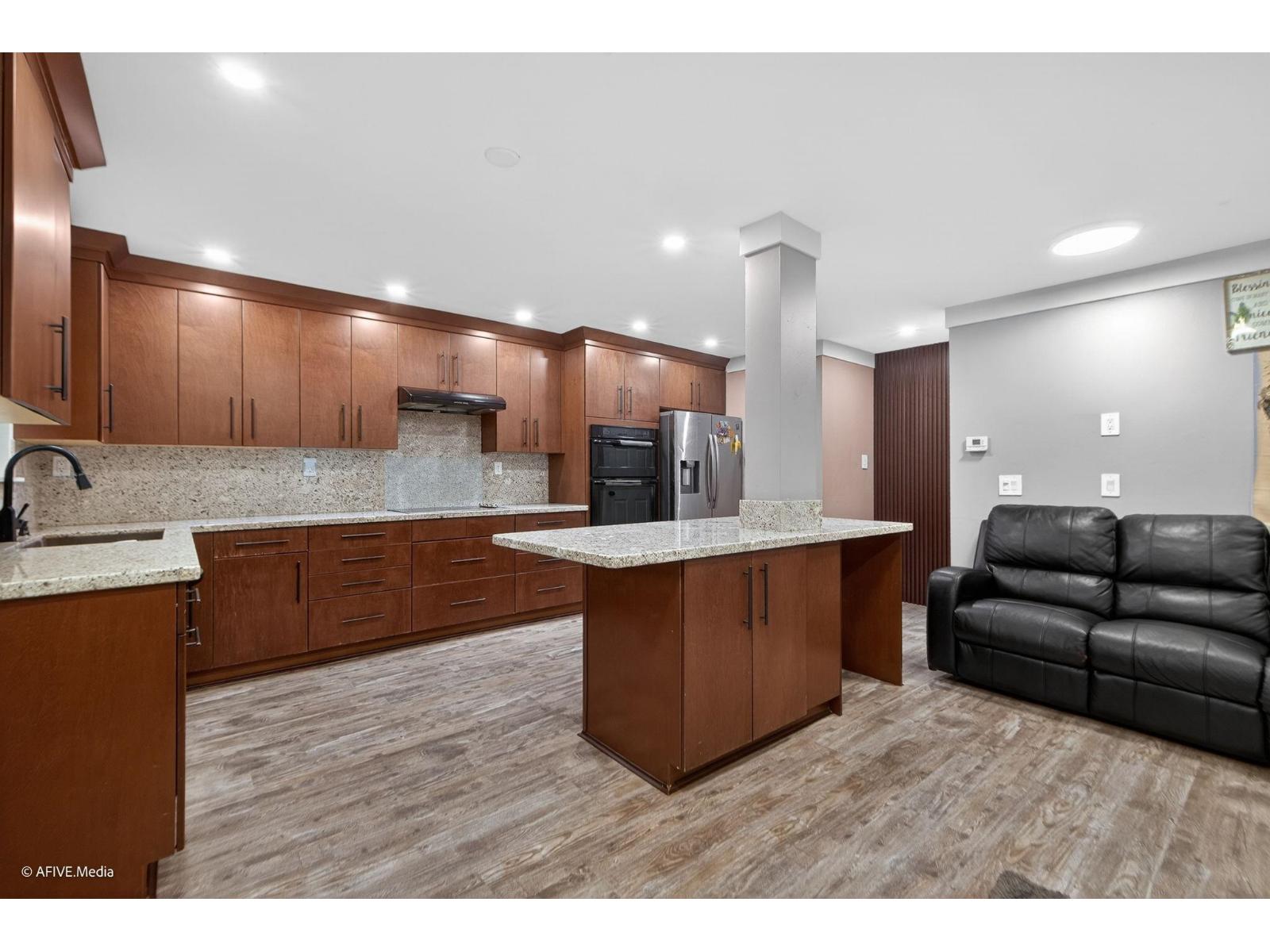 13812 65a Avenue, Surrey, British Columbia  V3W 9R8 - Photo 9 - R3115242