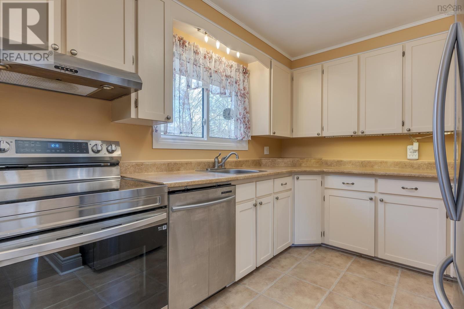 33 Rosewood Avenue, Timberlea, Nova Scotia  B3T 1C6 - Photo 11 - 202608528