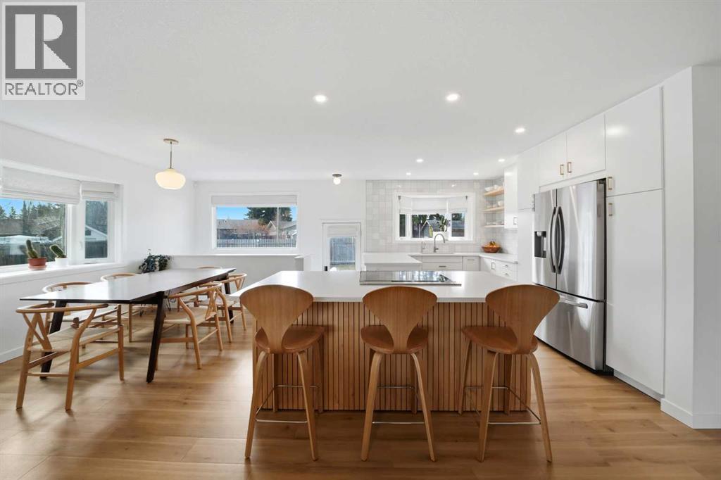 12 Stirling Close, Red Deer, Alberta  T4N 0A8 - Photo 10 - A2304214