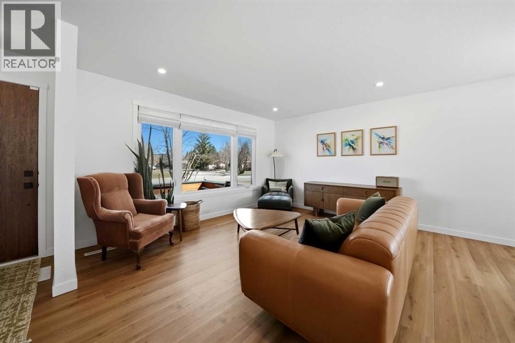 12 Stirling Close, Red Deer, Alberta  T4N 0A8 - Photo 6 - A2304214