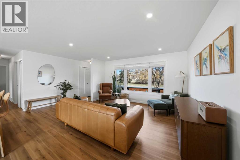 12 Stirling Close, Red Deer, Alberta  T4N 0A8 - Photo 5 - A2304214