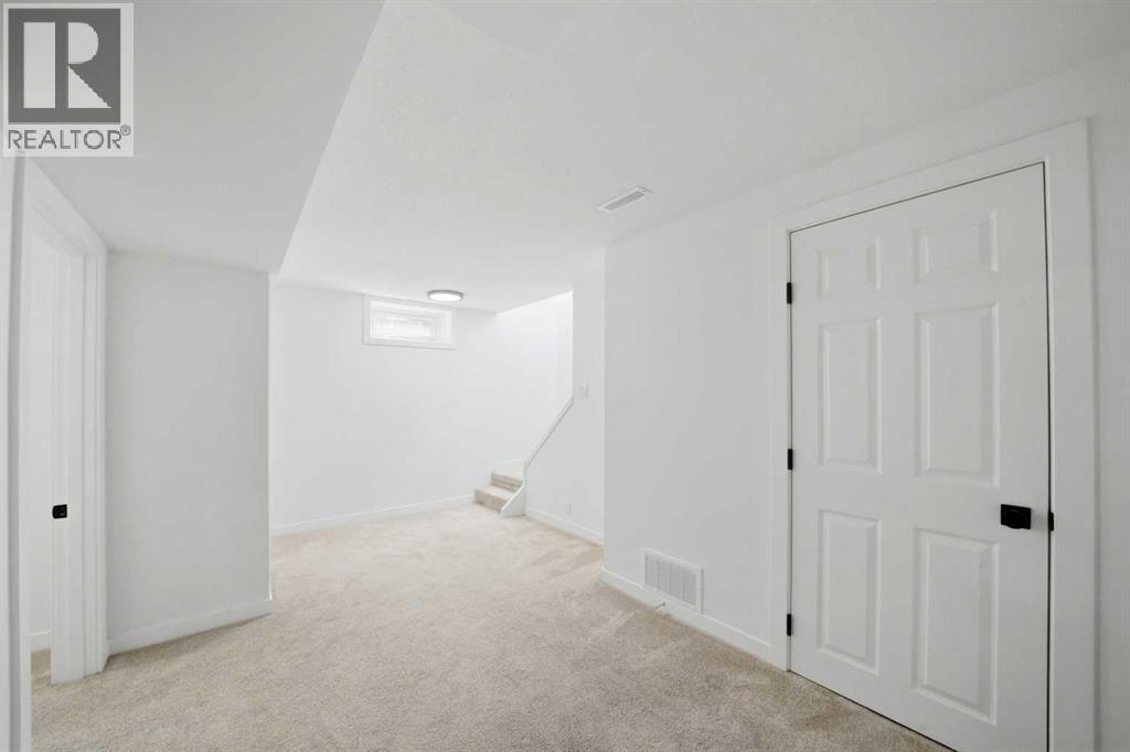 12 Stirling Close, Red Deer, Alberta  T4N 0A8 - Photo 24 - A2304214