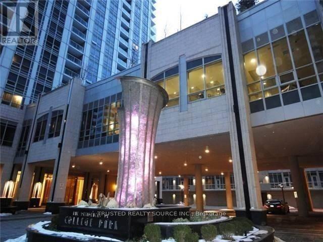 2514 - 761 BAY STREET, Toronto, Ontario