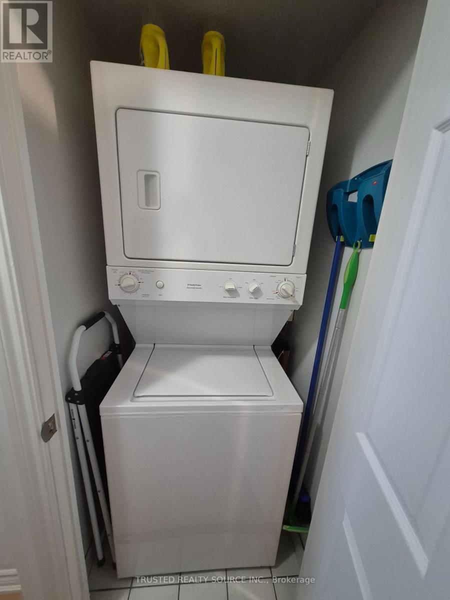 2514 - 761 Bay Street, Toronto, Ontario  M5G 2R2 - Photo 13 - C13041052