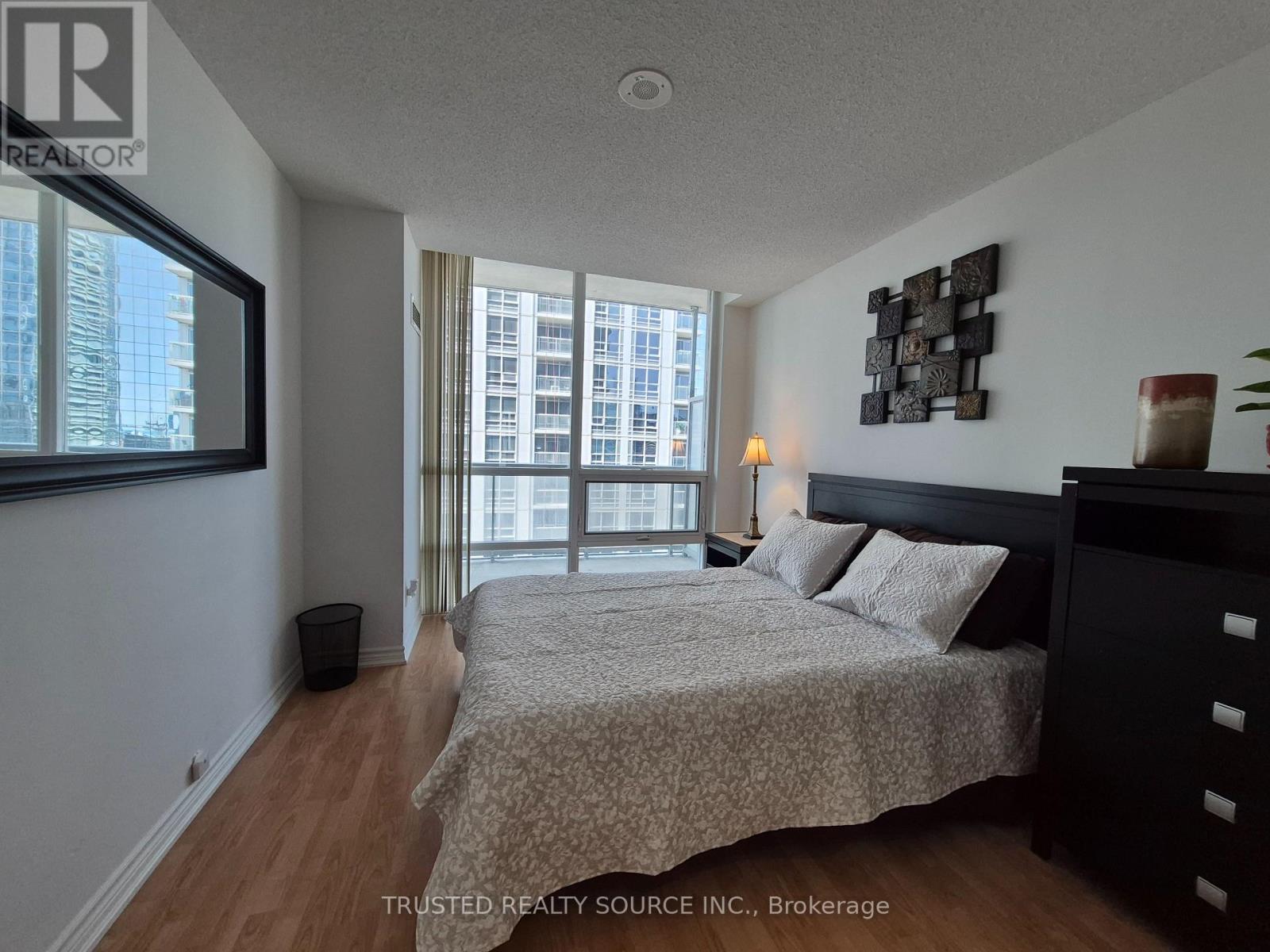 2514 - 761 Bay Street, Toronto, Ontario  M5G 2R2 - Photo 6 - C13041052