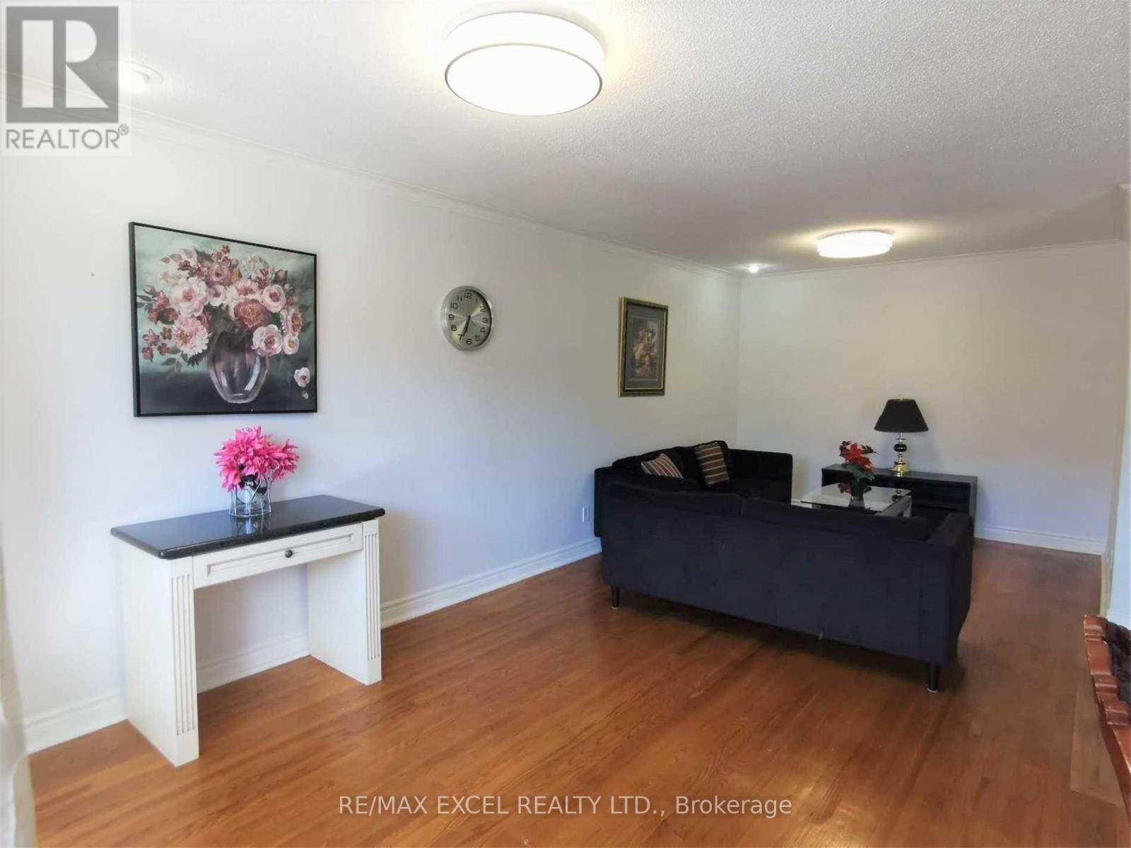 Upper - 155 Edmonton Drive, Toronto, Ontario  M2J 3X3 - Photo 3 - C13041066