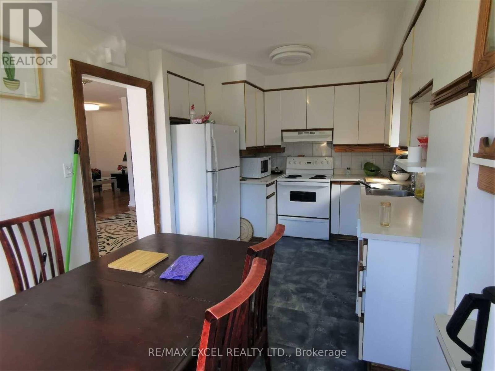 Upper - 155 Edmonton Drive, Toronto, Ontario  M2J 3X3 - Photo 6 - C13041066