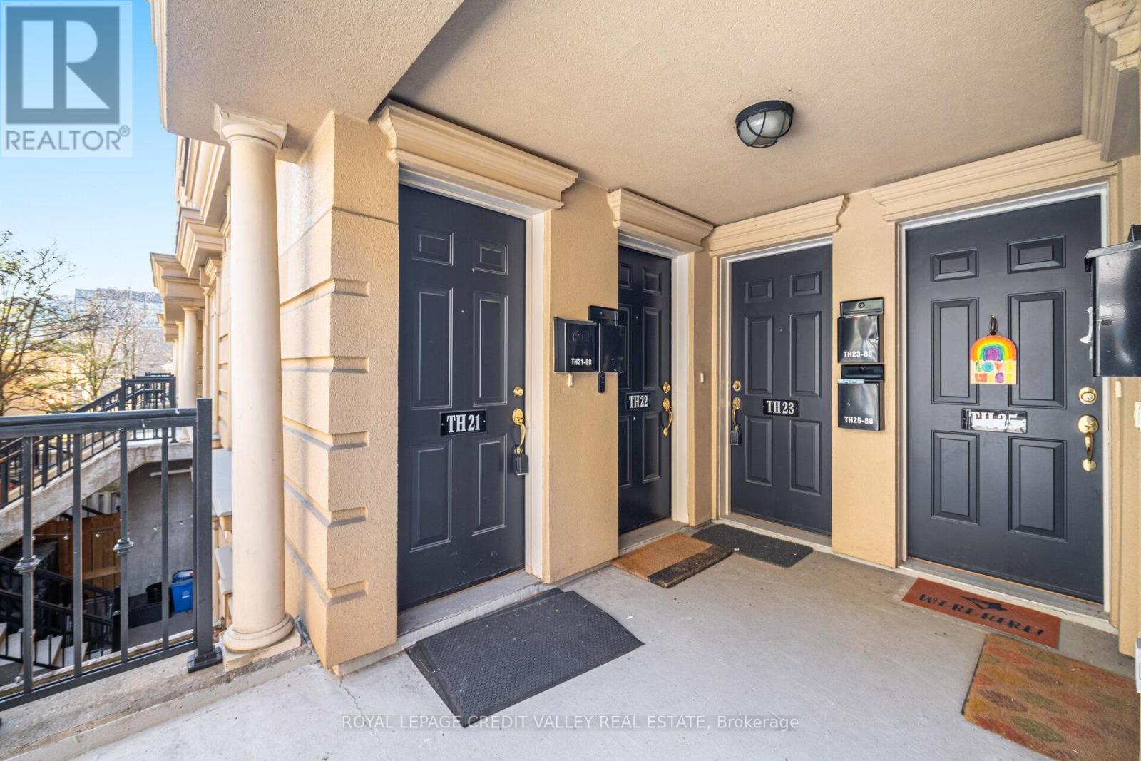 Th21 - 88 Carr Street, Toronto, Ontario  M5T 1B7 - Photo 3 - C13041110