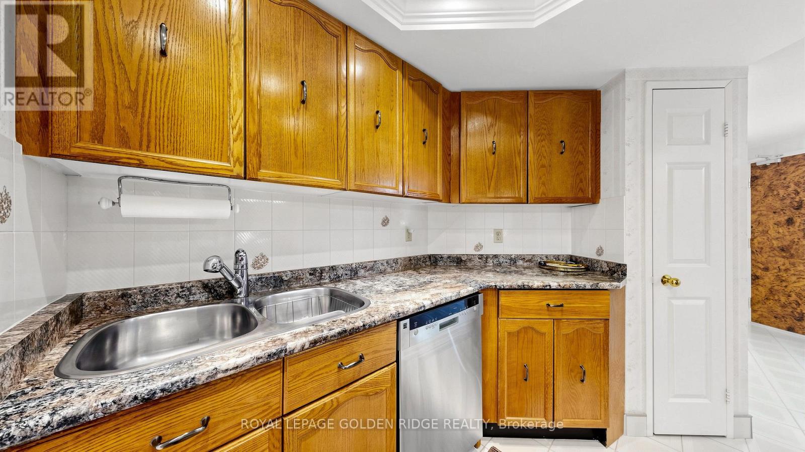 212 - 10 Kenneth Avenue, Toronto, Ontario  M2N 6K6 - Photo 19 - C13041116