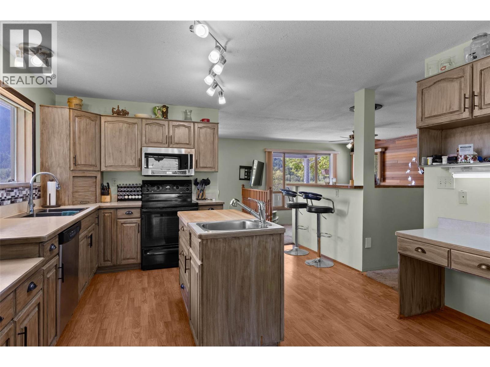 8717 Veteran Road, Kamloops, British Columbia  V0E 1Z2 - Photo 11 - 10384595