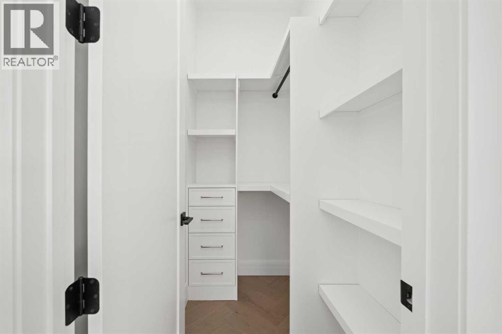 2407 4 Avenue NW, Calgary, Alberta  T2N 0P3 - Photo 15 - A2301518