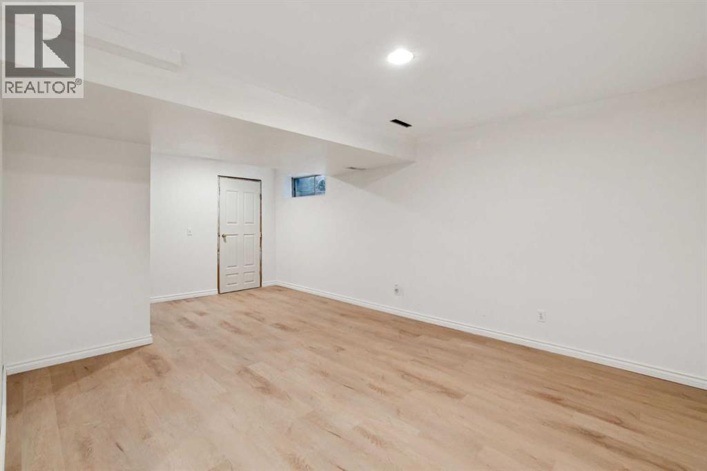 72 Mt Apex Green Se, Calgary, Alberta  T2Z 2V4 - Photo 21 - A2302021