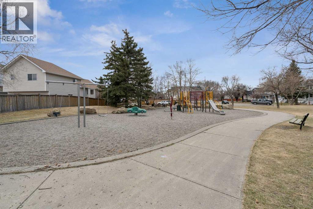 72 Mt Apex Green Se, Calgary, Alberta  T2Z 2V4 - Photo 25 - A2302021