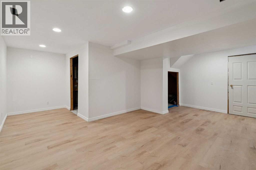 72 Mt Apex Green Se, Calgary, Alberta  T2Z 2V4 - Photo 20 - A2302021