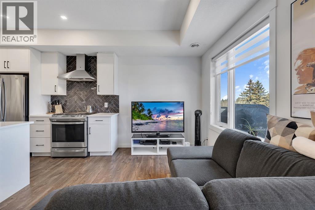 516 Greenbriar Common NW, Calgary, Alberta  T3B 6J3 - Photo 18 - A2302025