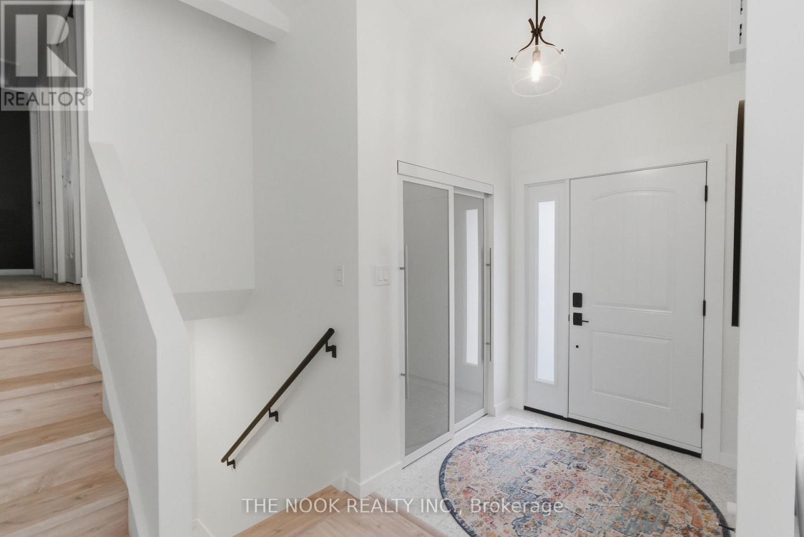 11 Lynn Crescent, Brock, Ontario  L0E 1E0 - Photo 7 - N12963428