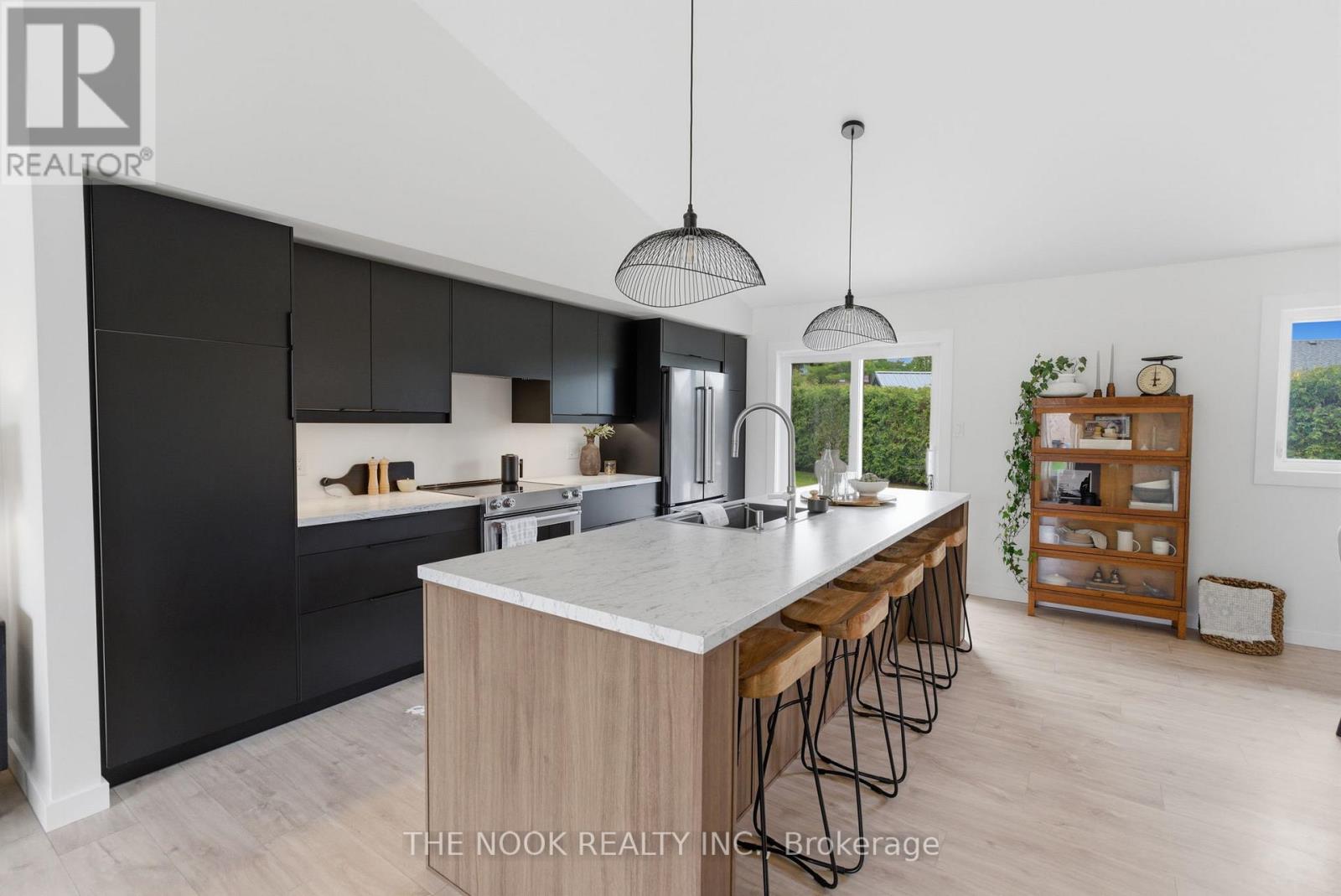 11 Lynn Crescent, Brock, Ontario  L0E 1E0 - Photo 8 - N12963428