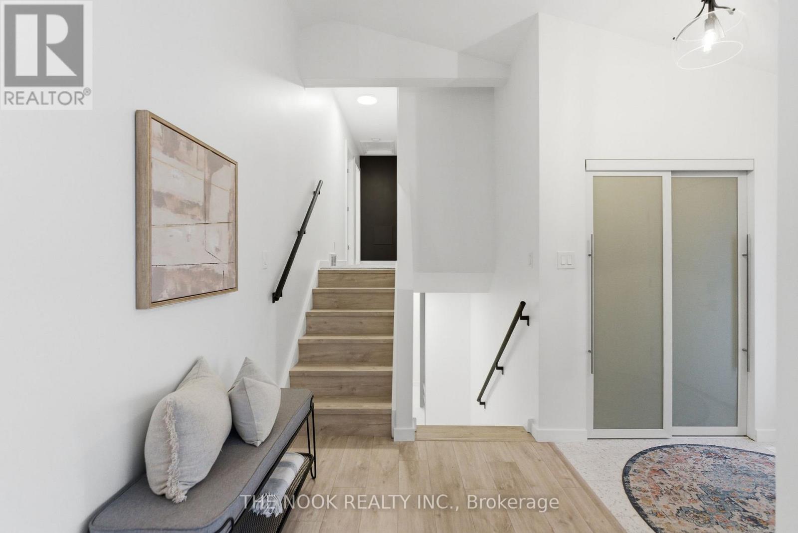 11 Lynn Crescent, Brock, Ontario  L0E 1E0 - Photo 6 - N12963428