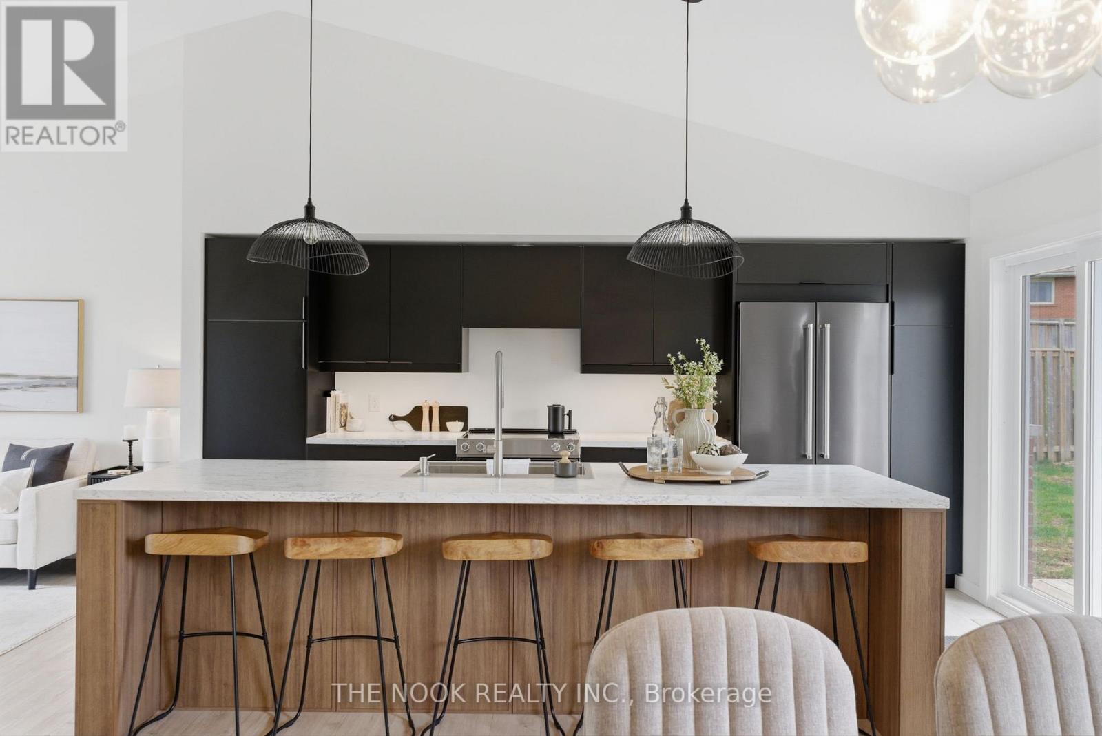 11 Lynn Crescent, Brock, Ontario  L0E 1E0 - Photo 9 - N12963428