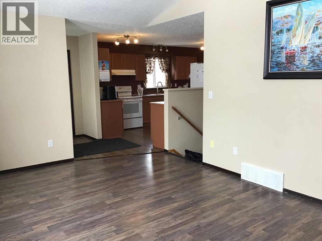 22 Kreiner Crescent, Whitecourt, Alberta  T7S 1X5 - Photo 7 - A2293087