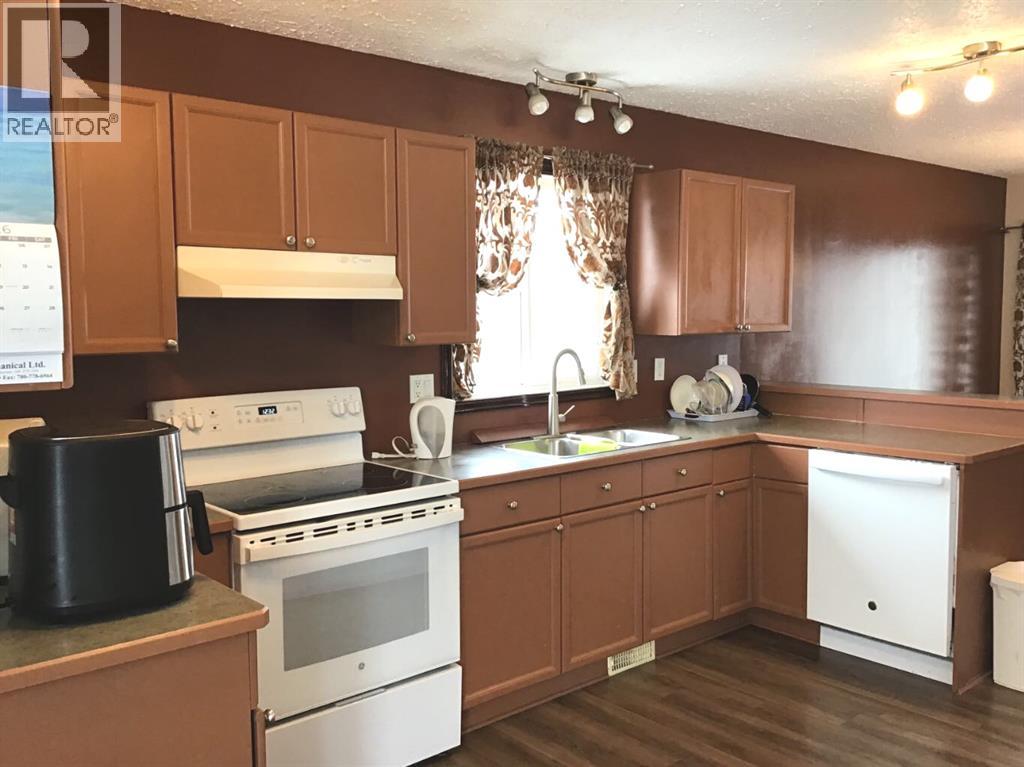 22 Kreiner Crescent, Whitecourt, Alberta  T7S 1X5 - Photo 5 - A2293087