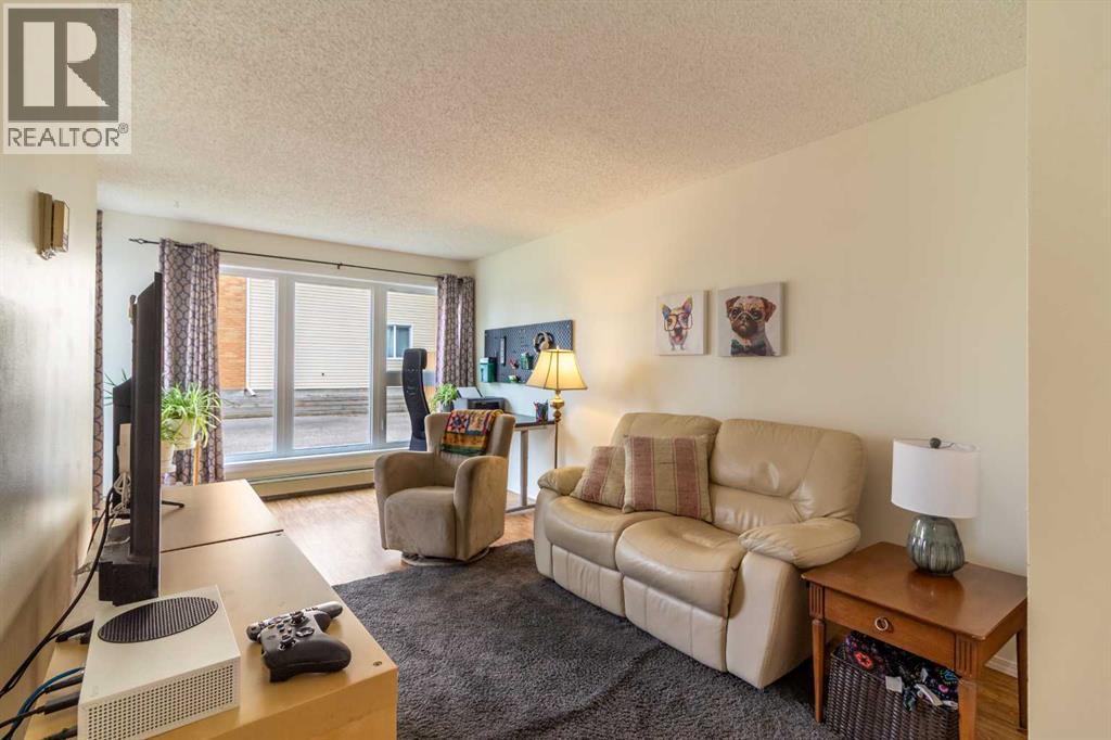 110, 65 Temple Blvd W, Lethbridge, Alberta  T1K 5M2 - Photo 2 - A2304898