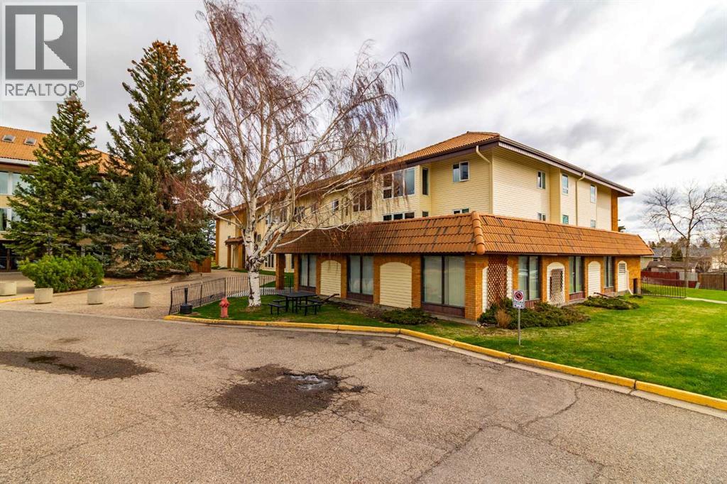 110, 65 Temple Blvd W, Lethbridge, Alberta  T1K 5M2 - Photo 22 - A2304898