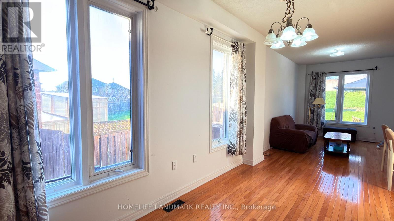 37 Seahorse Avenue, Brampton, Ontario  L6V 4N7 - Photo 4 - W13041044