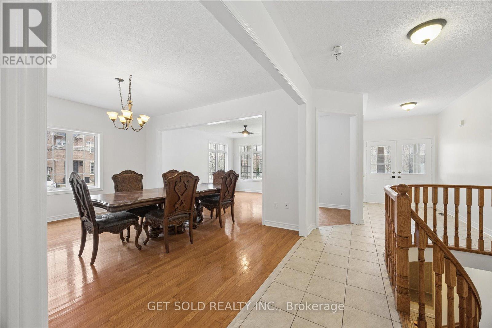 16 Deerchase Road, Brampton, Ontario  L6P 2L4 - Photo 15 - W13041140