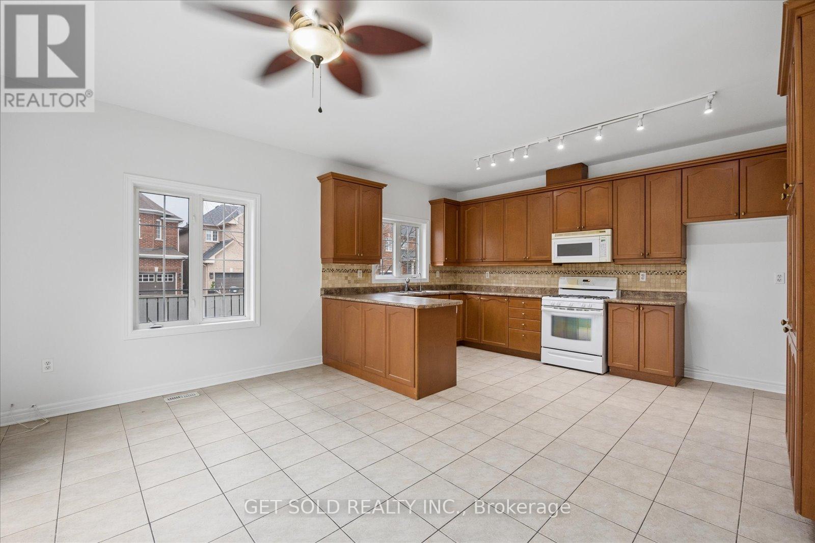 16 Deerchase Road, Brampton, Ontario  L6P 2L4 - Photo 16 - W13041140