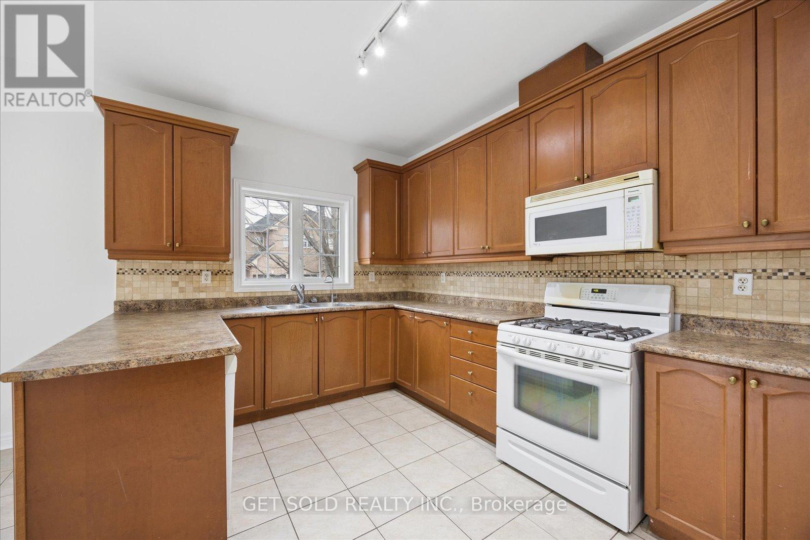 16 Deerchase Road, Brampton, Ontario  L6P 2L4 - Photo 20 - W13041140