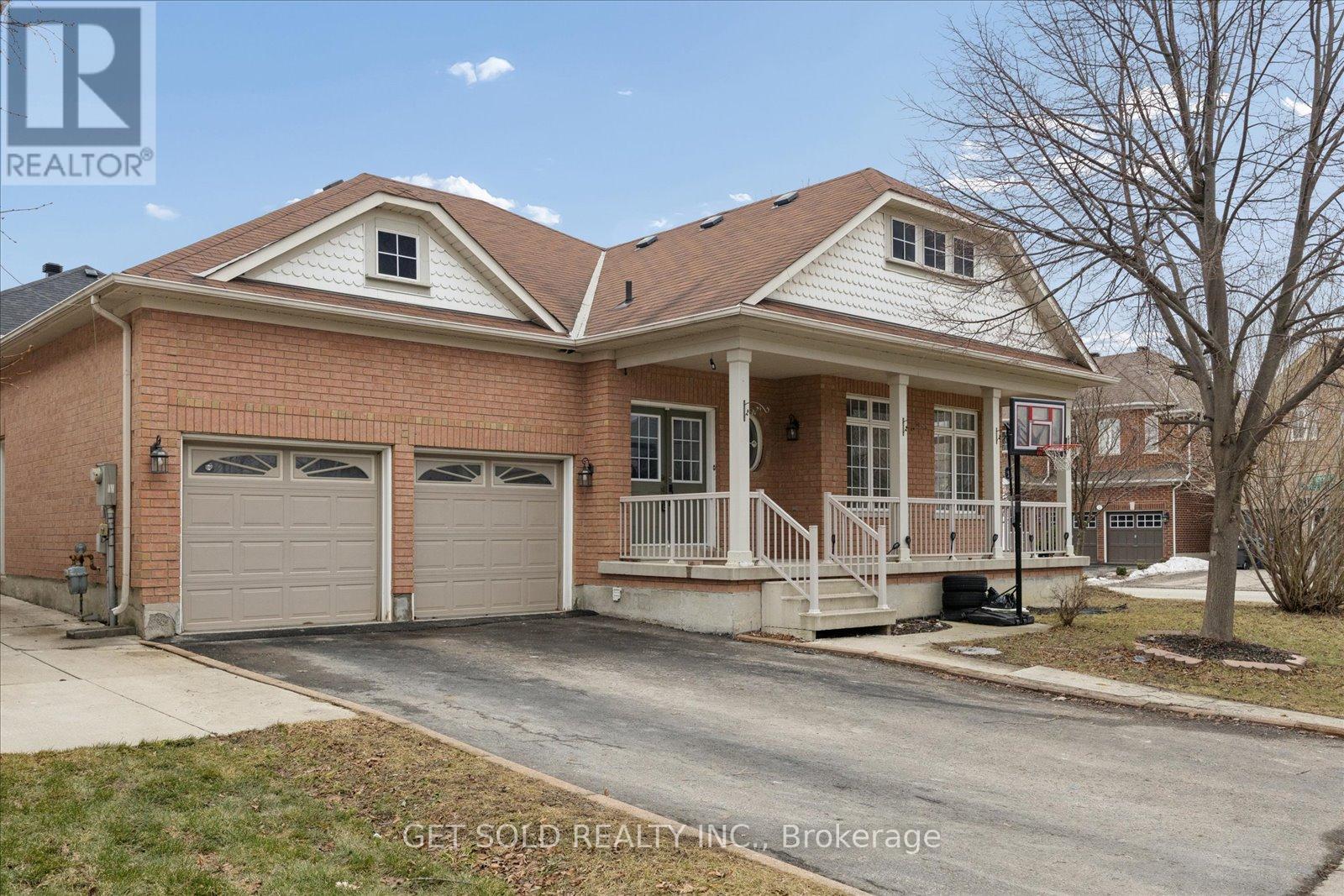 16 Deerchase Road, Brampton, Ontario  L6P 2L4 - Photo 3 - W13041140