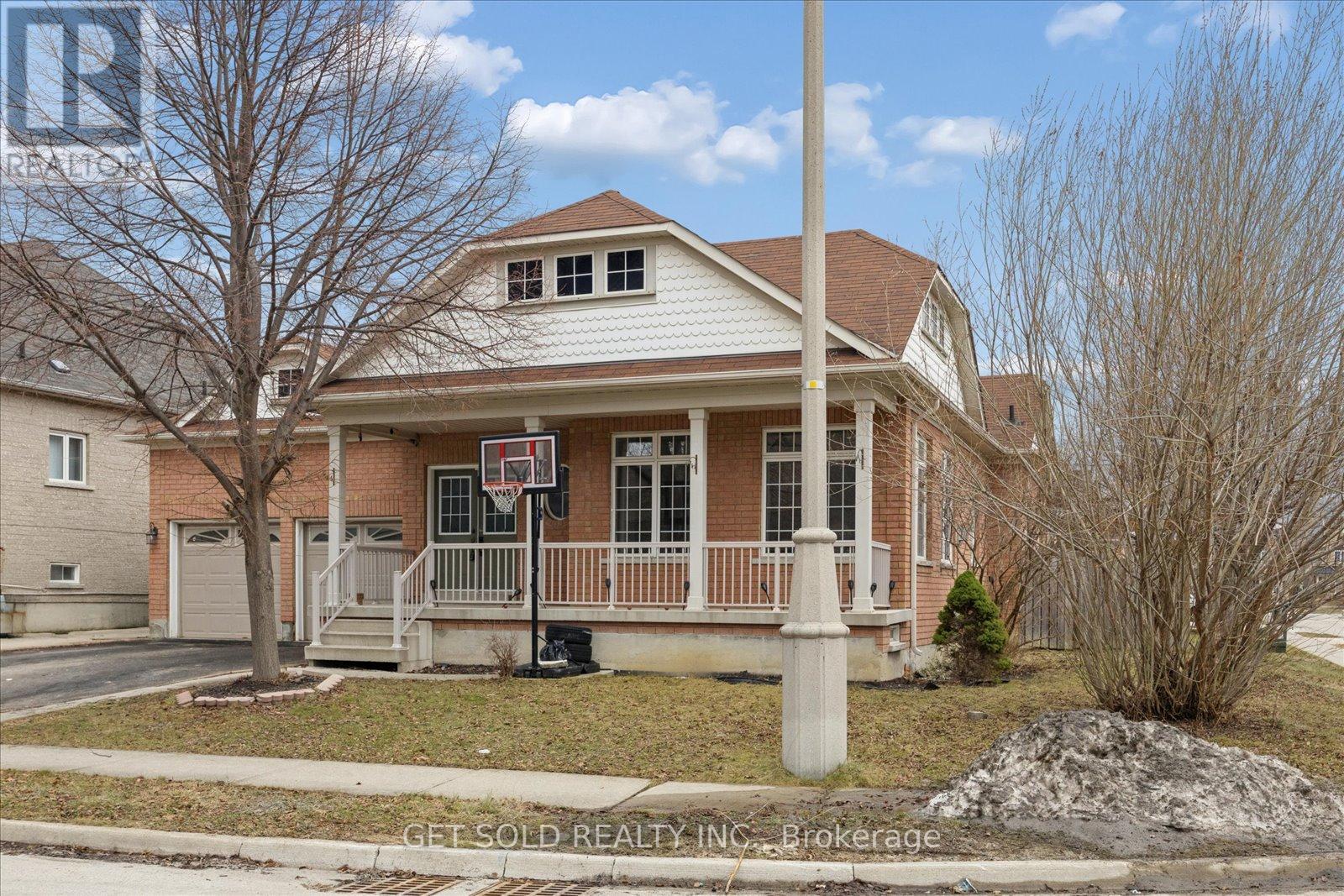 16 Deerchase Road, Brampton, Ontario  L6P 2L4 - Photo 4 - W13041140