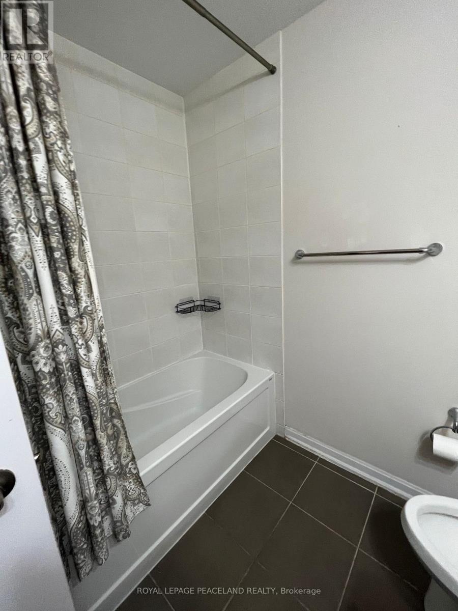 206 Ellen Davidson Drive, Oakville, Ontario  L6M 0V1 - Photo 20 - W13041166