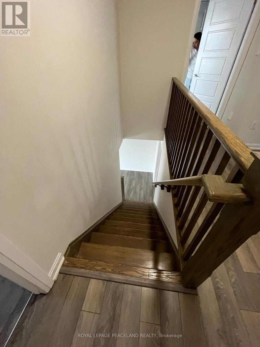 206 Ellen Davidson Drive, Oakville, Ontario  L6M 0V1 - Photo 8 - W13041166