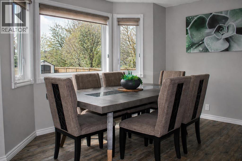 220 Douglas Glen Bay Se, Calgary, Alberta  T2Z 2M9 - Photo 8 - A2297250