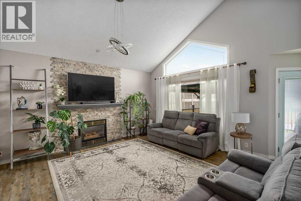 220 Douglas Glen Bay Se, Calgary, Alberta  T2Z 2M9 - Photo 5 - A2297250