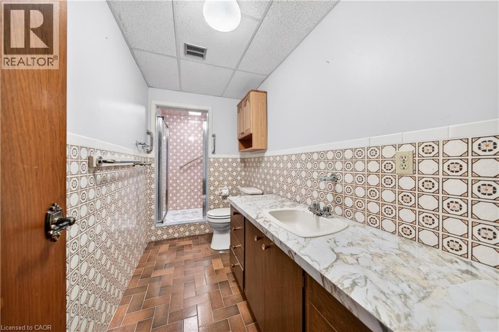 213 Stone Church Road W, Hamilton, Ontario  L9B 1A2 - Photo 32 - 40822618