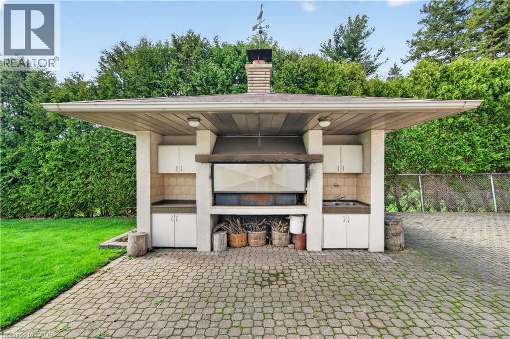 213 Stone Church Road W, Hamilton, Ontario  L9B 1A2 - Photo 39 - 40822618