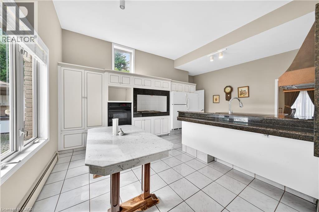 213 Stone Church Road W, Hamilton, Ontario  L9B 1A2 - Photo 13 - 40822618