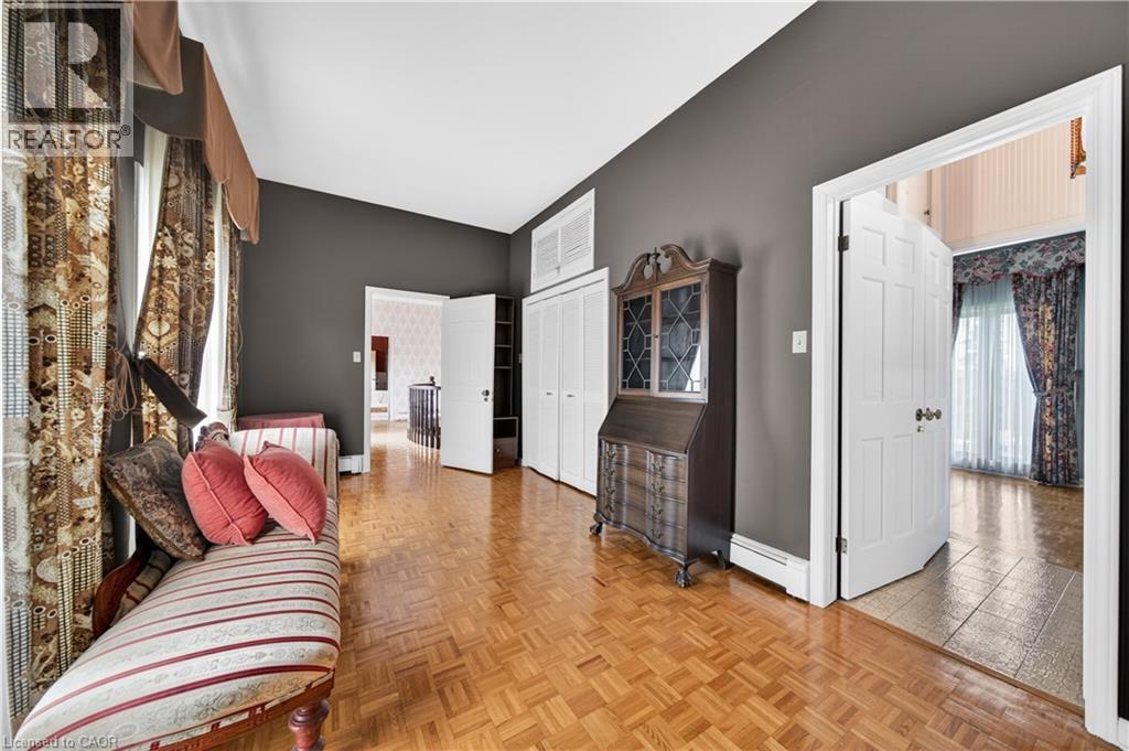 213 Stone Church Road W, Hamilton, Ontario  L9B 1A2 - Photo 28 - 40822618