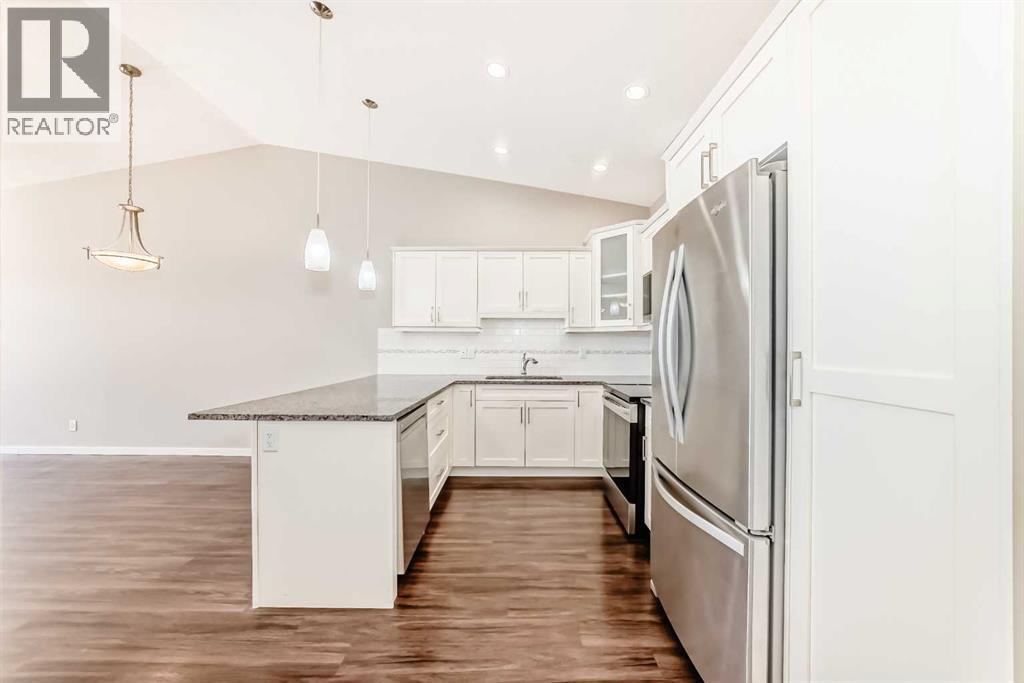 10 Sunvale Place NE, High River, Alberta  T1V 0J3 - Photo 4 - A2303580