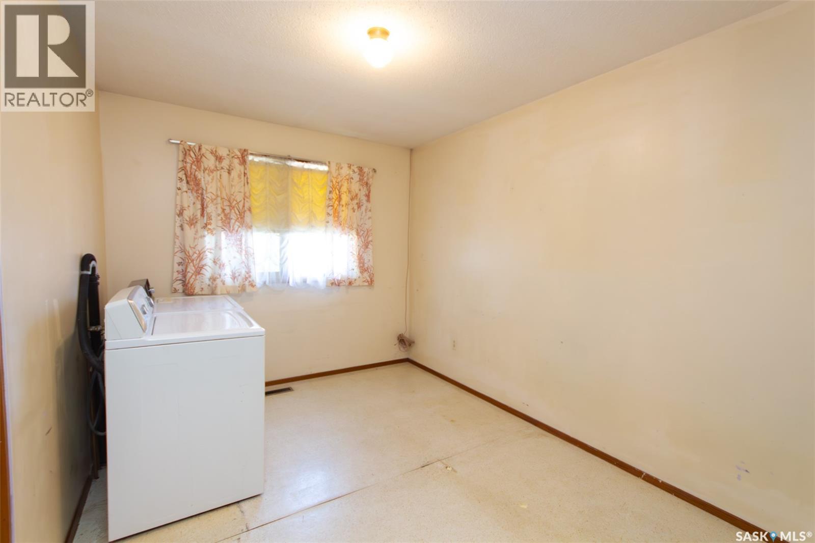 1581 110th Street, North Battleford, Saskatchewan  S9A 2J5 - Photo 7 - SK033676