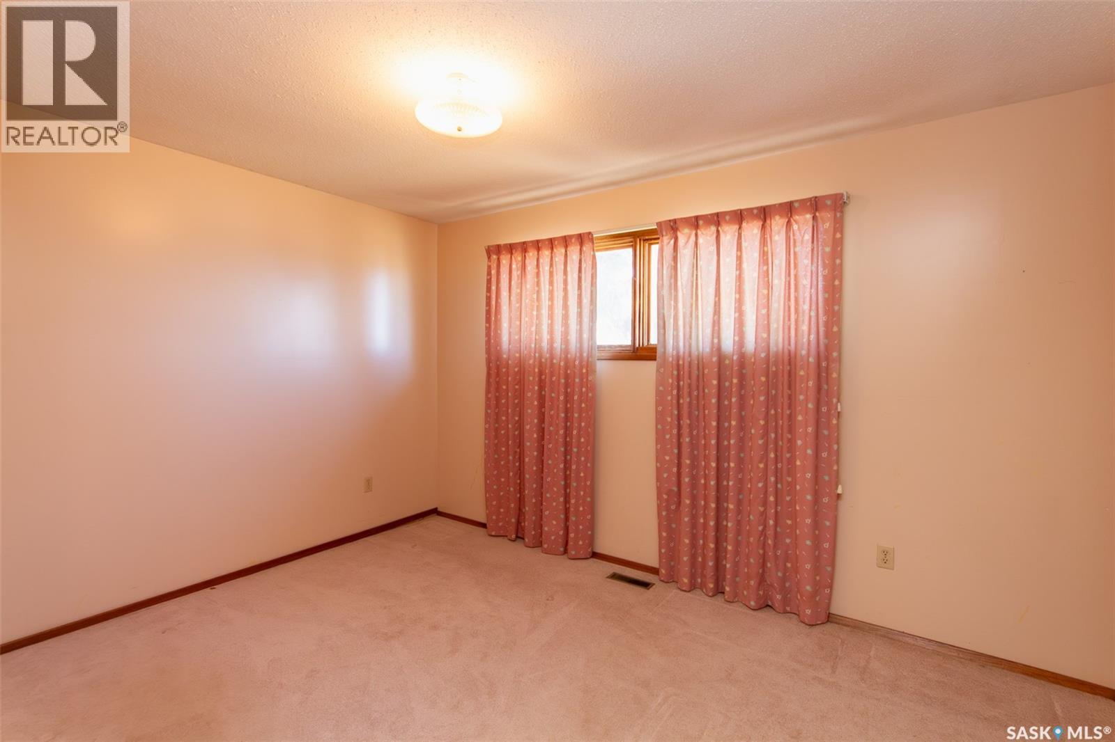 1581 110th Street, North Battleford, Saskatchewan  S9A 2J5 - Photo 8 - SK033676