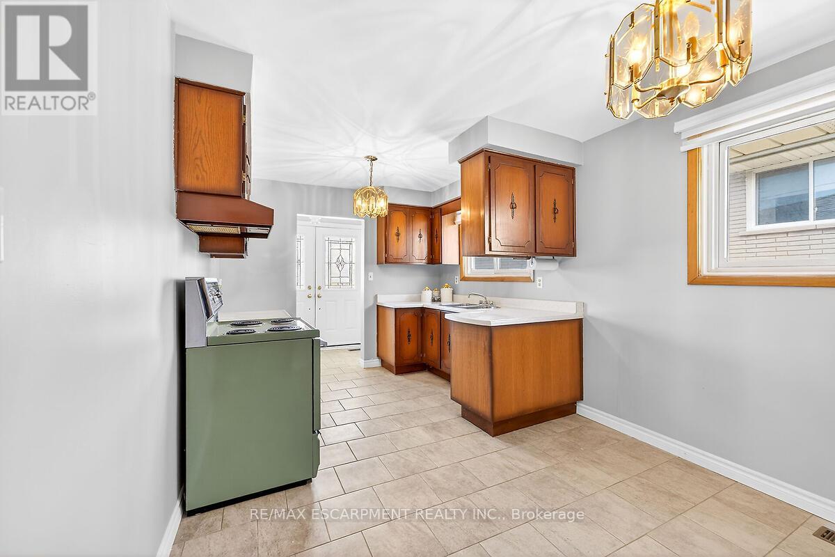 35 Rangeview Court, Hamilton, Ontario  L8W 1J5 - Photo 12 - X13041058