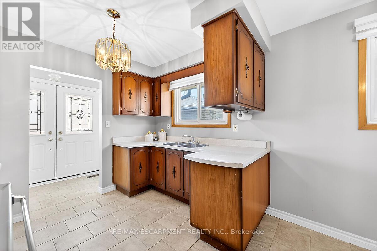 35 Rangeview Court, Hamilton, Ontario  L8W 1J5 - Photo 13 - X13041058