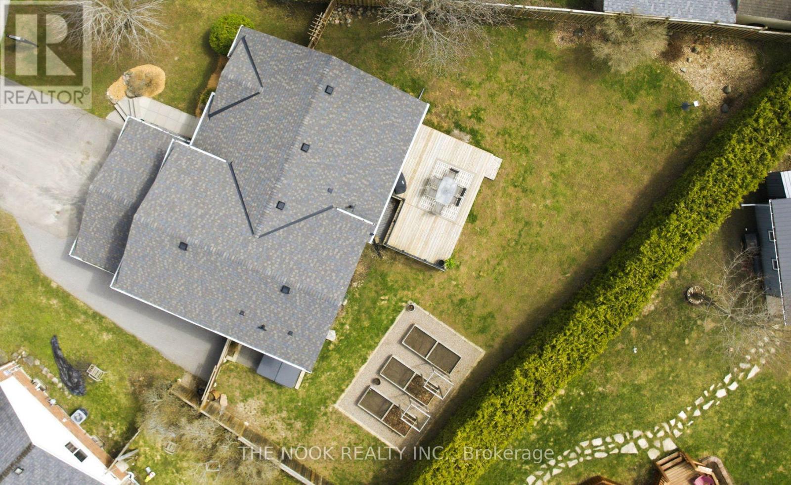 11 Lynn Crescent, Brock, Ontario  L0E 1E0 - Photo 4 - N12963428