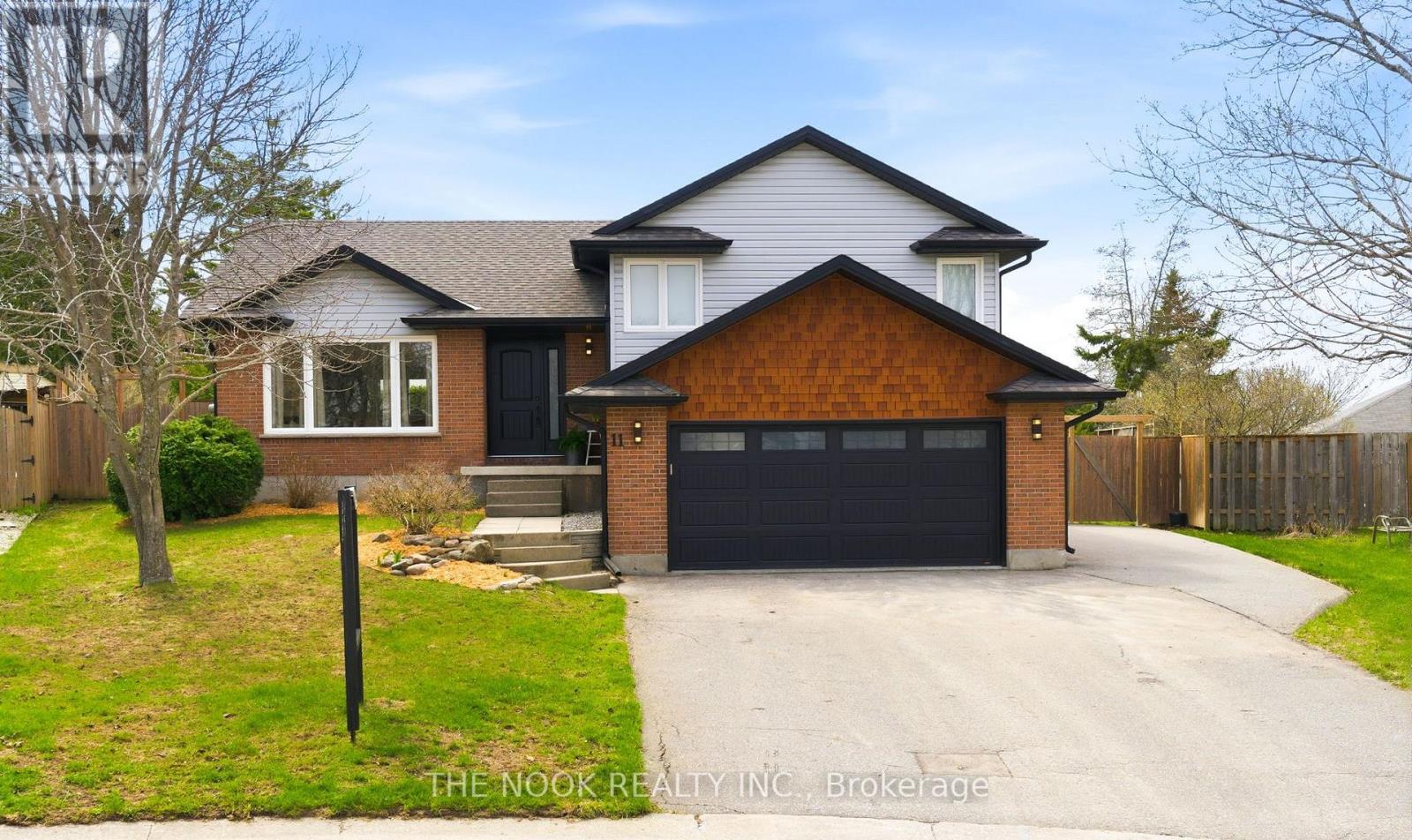 11 Lynn Crescent, Brock, Ontario  L0E 1E0 - Photo 2 - N12963428