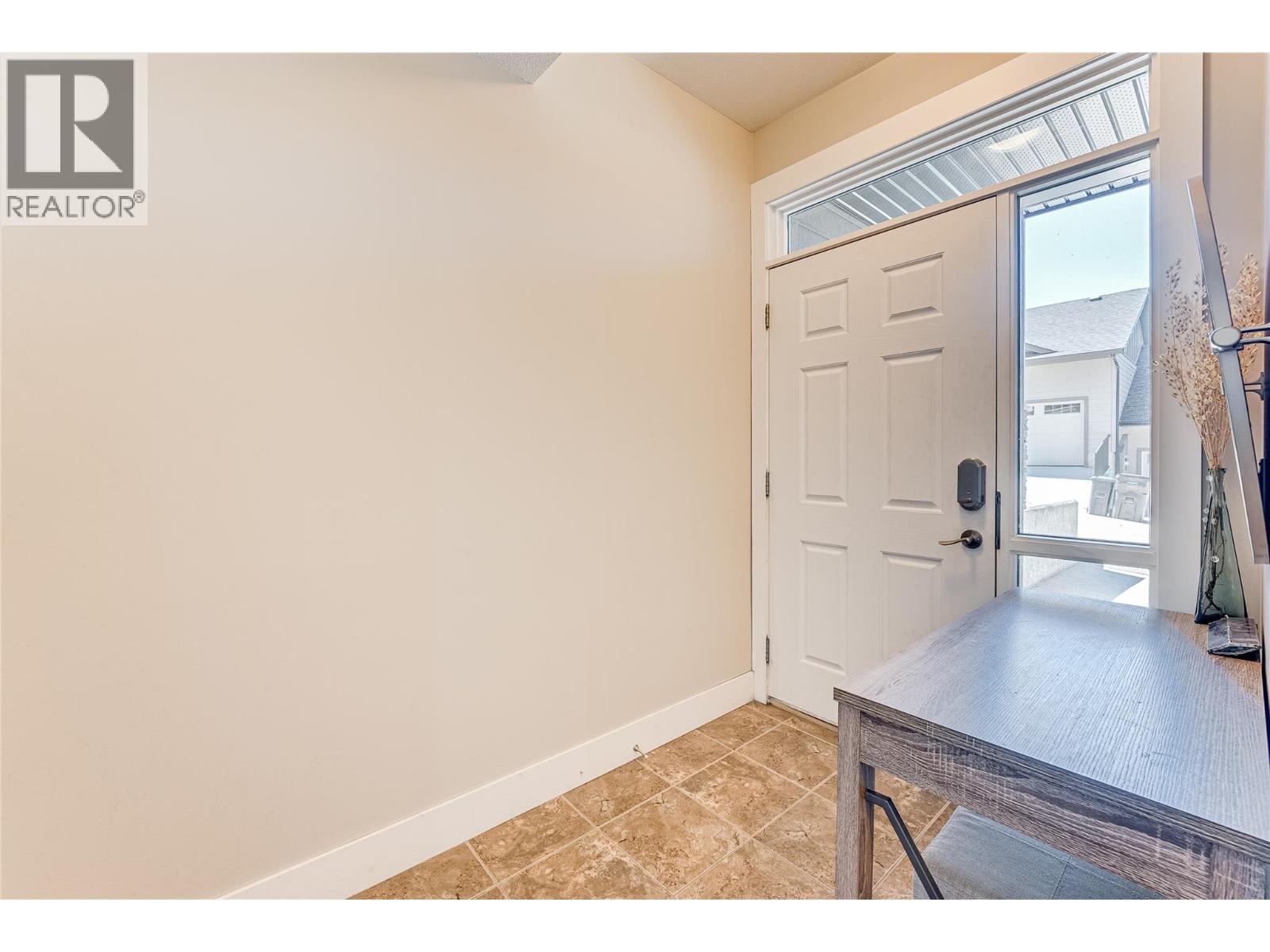 995 Mt. Ida Drive Unit# 4, Vernon, British Columbia  V1B 4C3 - Photo 6 - 10382625