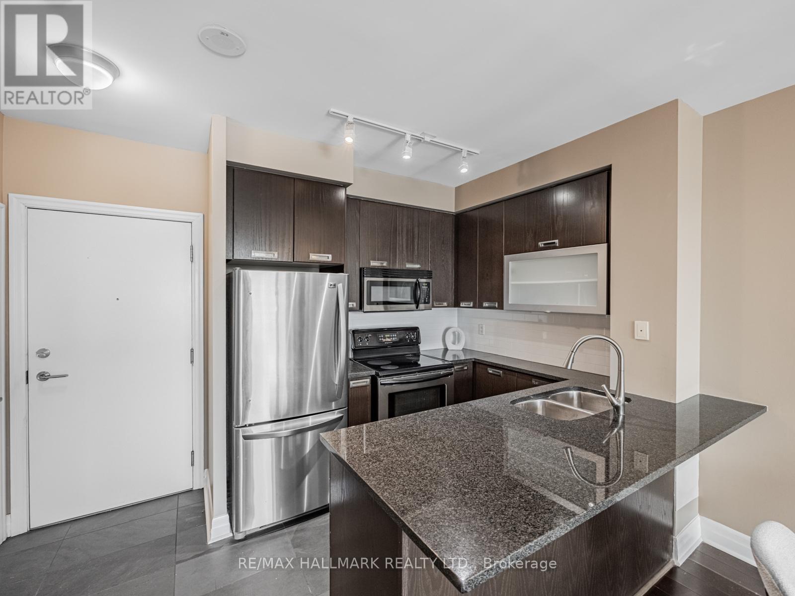 721 - 20 Gothic Avenue, Toronto, Ontario  M6P 1T5 - Photo 7 - W12765992